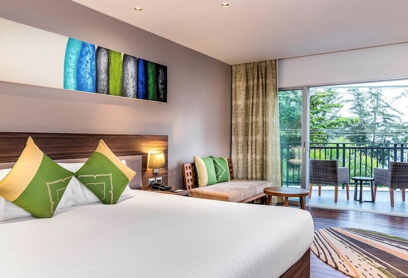 Номер Deluxe Кровать Кинг, Holiday Inn Resort Phuket Karon Beach, An Ihg