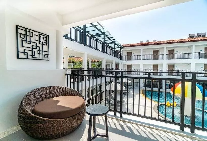 سوئیت جونیور خانوادگی, Holiday Inn Resort Phuket Karon Beach, An Ihg