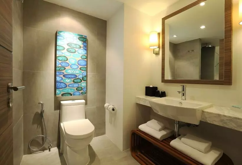 سوئیت جونیور خانوادگی, Holiday Inn Resort Phuket Karon Beach, An Ihg