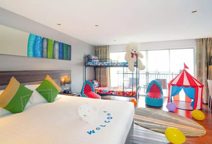 سوئیت جونیور خانوادگی, Holiday Inn Resort Phuket Karon Beach, An Ihg