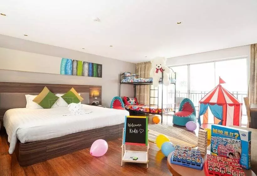 سوئیت جونیور خانوادگی, Holiday Inn Resort Phuket Karon Beach, An Ihg