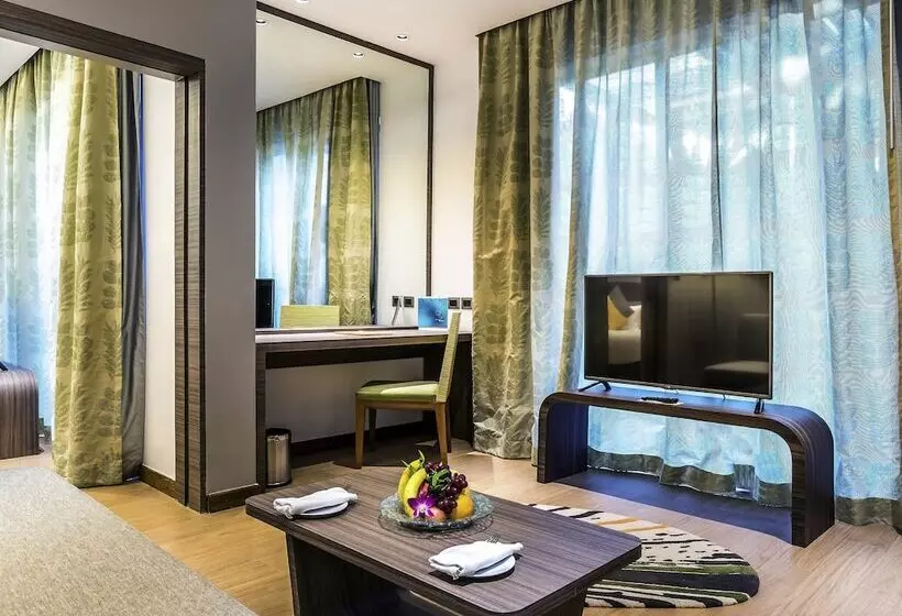 سوییت خانوادگی, Holiday Inn Resort Phuket Karon Beach, An Ihg