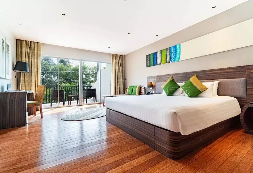سوییت خانوادگی, Holiday Inn Resort Phuket Karon Beach, An Ihg