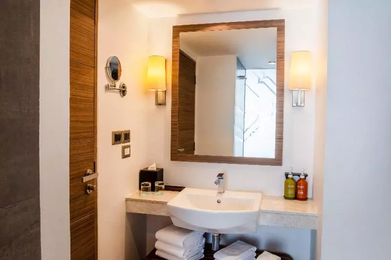 اتاق استاندارد, Holiday Inn Resort Phuket Karon Beach, An Ihg