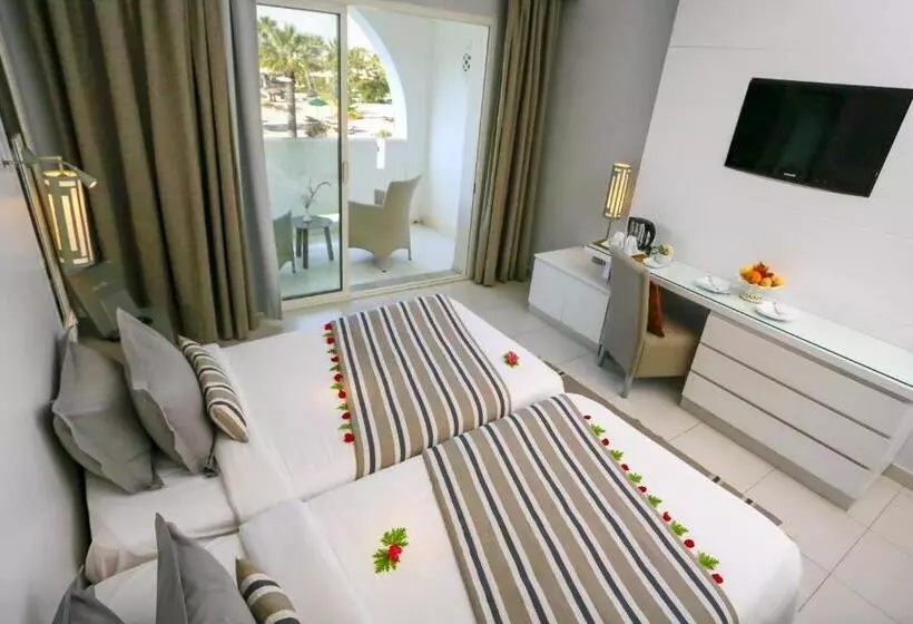 اتاق استاندارد با چشم‌انداز استخر, Djerba Plaza Thalasso & Spa