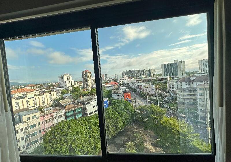 高级大房间, Lanna Palace 2004