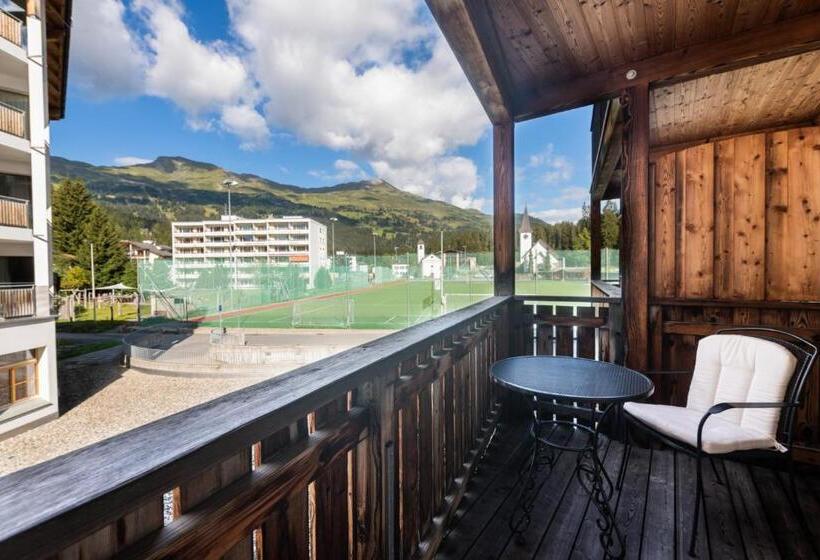 Superior Room with Balcony, Lenzerhorn