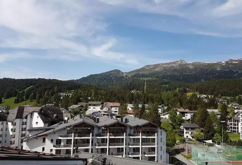 Camera Attico, Lenzerhorn
