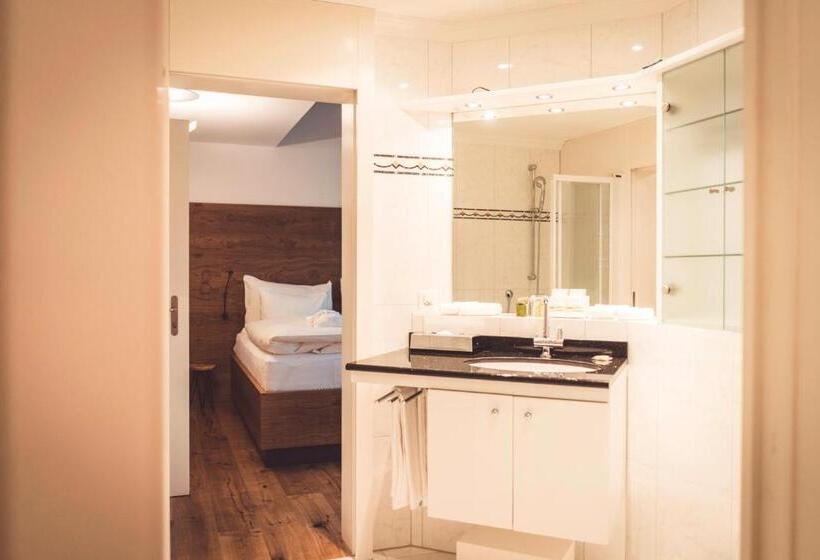 Penthouse Room, Lenzerhorn