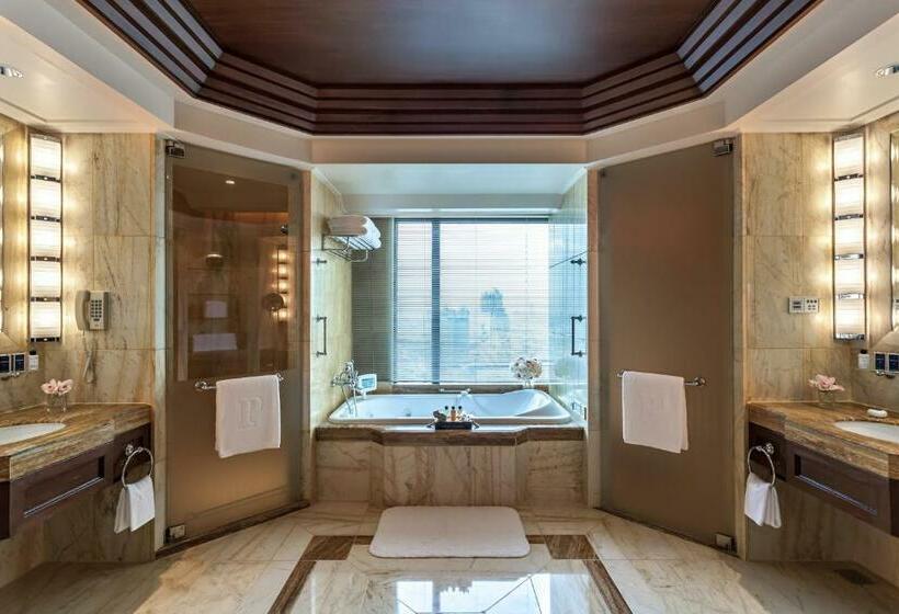 Suite with Terrace, The Peninsula Bangkok