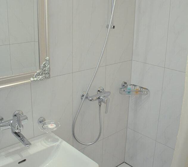 スタンダードシングルルーム, Weisses Kreuz