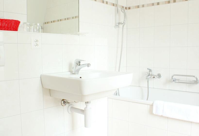 Номер Стандарт, Weisses Kreuz