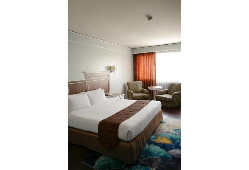اتاق لوکس با تخت بزرگ, Town In Town Hotel Bangkok