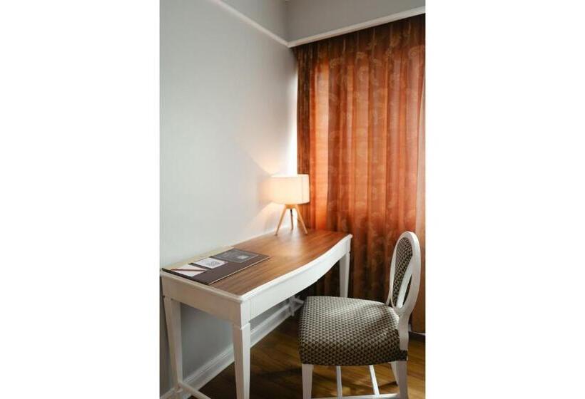 اتاق لوکس, Town In Town Hotel Bangkok