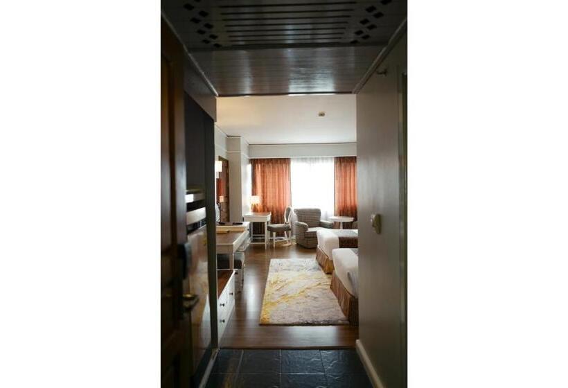 اتاق لوکس, Town In Town Hotel Bangkok