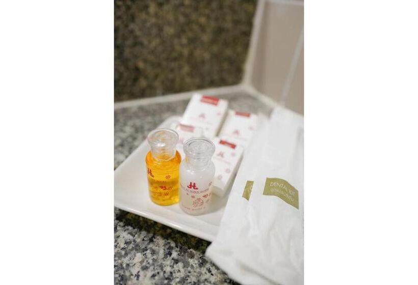 اتاق لوکس, Town In Town Hotel Bangkok
