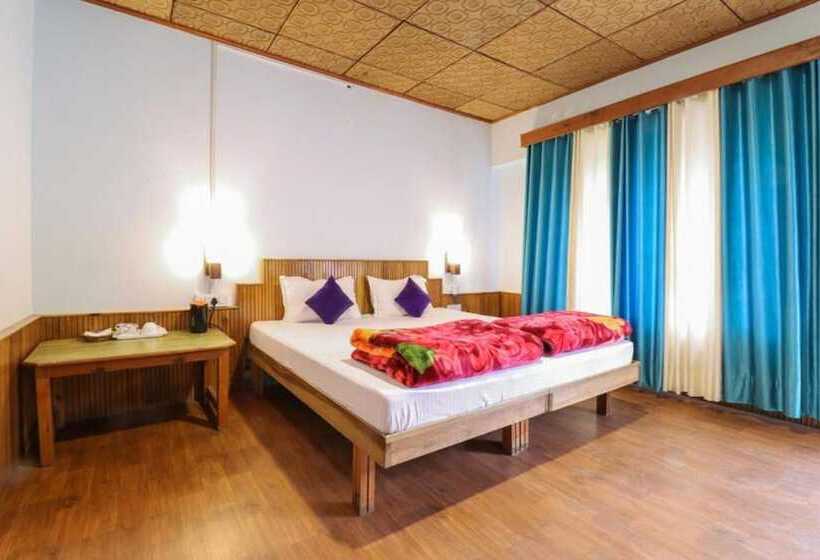Deluxe Room, Moustache Manali Hostel