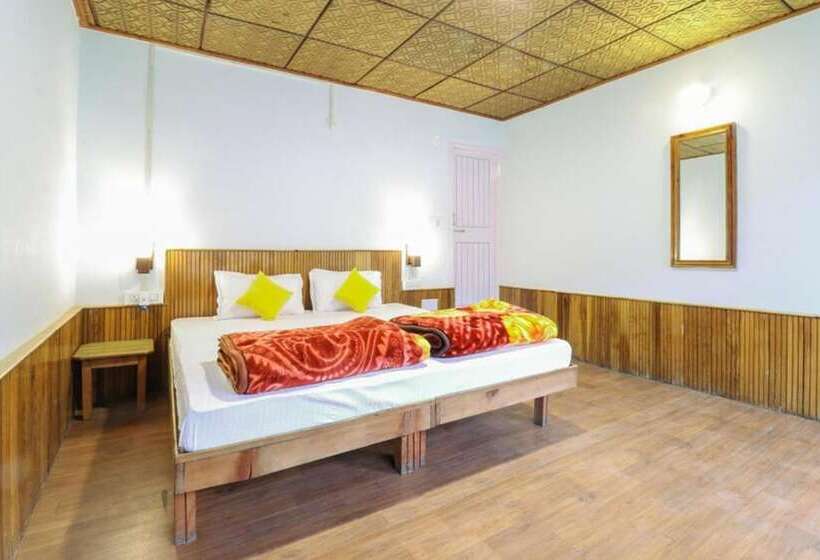 Superior Room, Moustache Manali Hostel