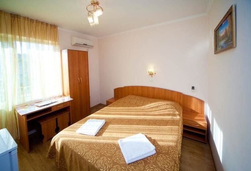 اتاق خانوادگی, Lera Guest House