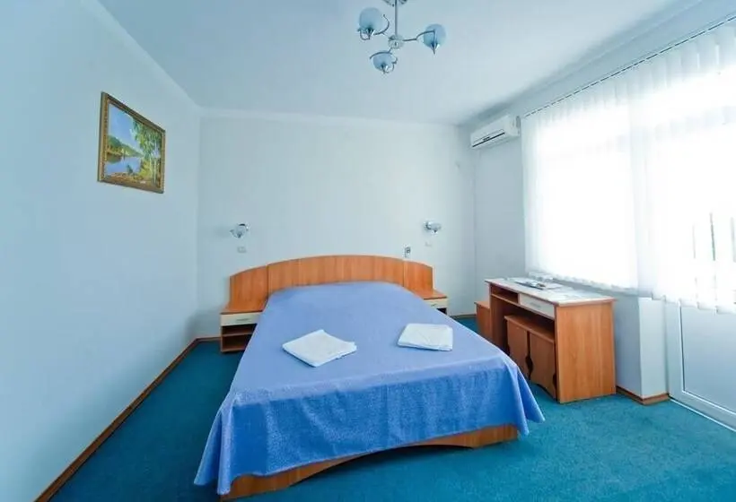 バルコニー付きスタンダードトリプルルーム, Lera Guest House