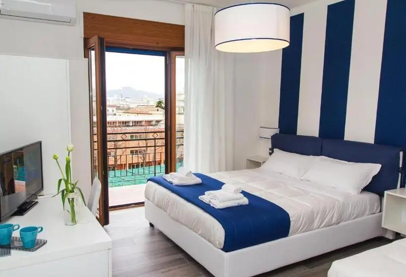 オーシャンビュースタンダードルームバルコニー付き, Sea Room Sorrento