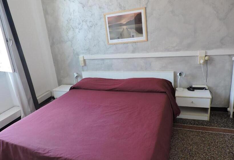 Quarto Estandar Vista Mar Lateral, Albergo La Vela