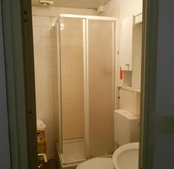 Standard Kolmen Hengen Huone Sivuttainen Merinäkymä, Albergo La Vela