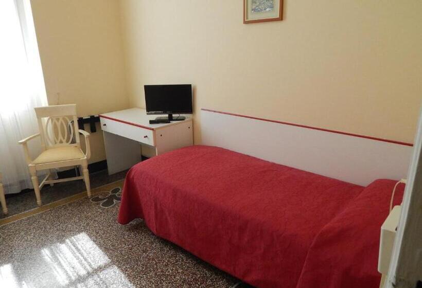 Номер Стандарт Индивидуальный Совместная Ванная, Albergo La Vela