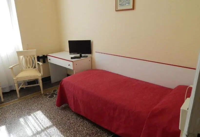 Standard Yhden Hengen Huone Jaettu Kylpyhuone, Albergo La Vela