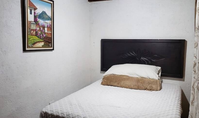 اتاق استاندارد با سرویس بهداشتی مشترک, Real Antigua