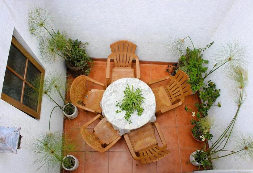 اتاق استاندارد سه تخته با بالکن, Real Antigua