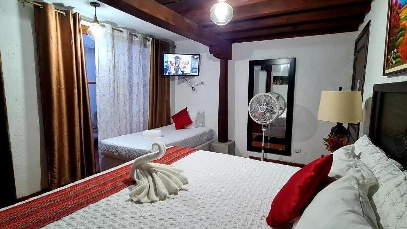 اتاق استاندارد سه تخته با بالکن, Real Antigua