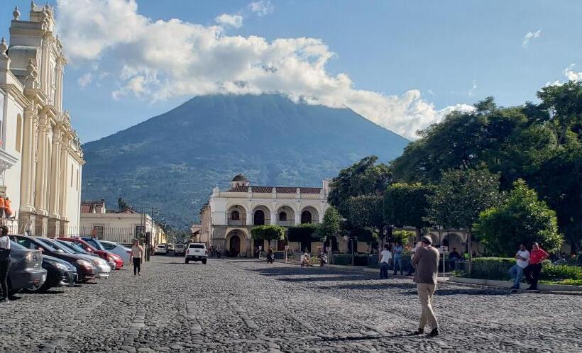 اتاق استاندارد سه تخته با بالکن, Real Antigua