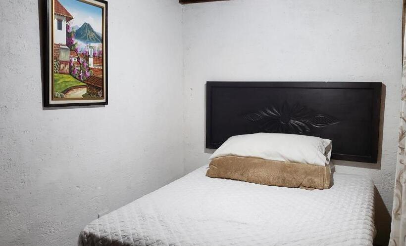 اتاق استاندارد با سرویس بهداشتی مشترک, Real Antigua