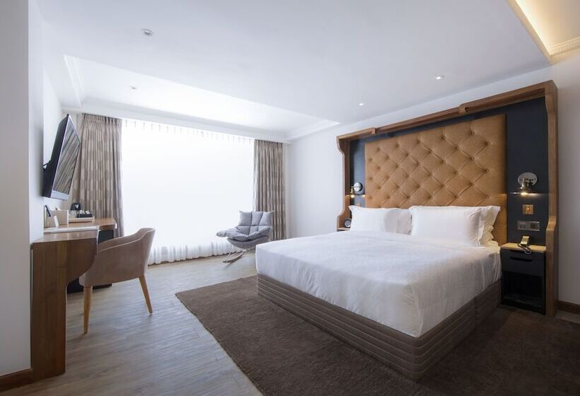 Номер Премиум, The Radh