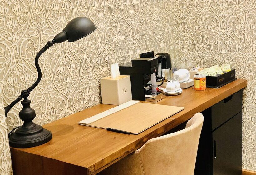 Королевский Люкс, The Radh