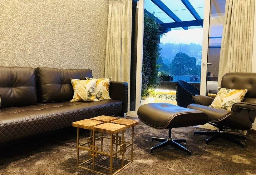 Королевский Люкс, The Radh