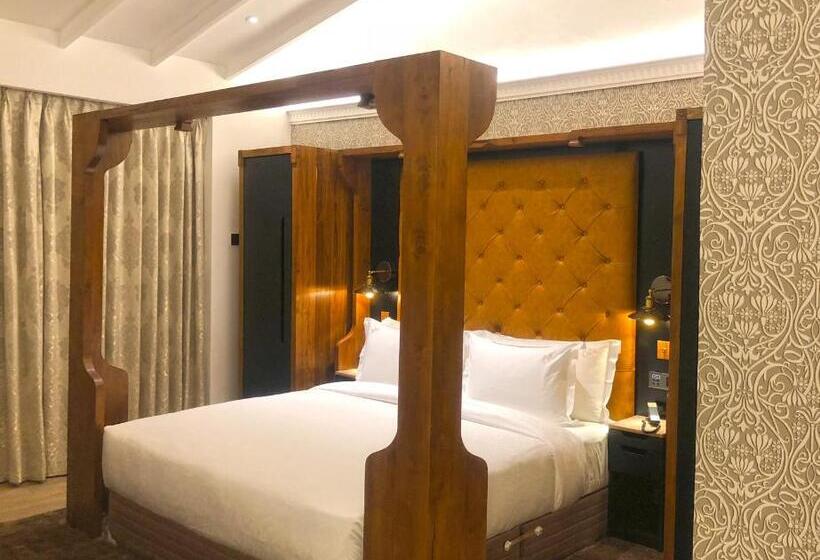 Люкс Премиум, The Radh