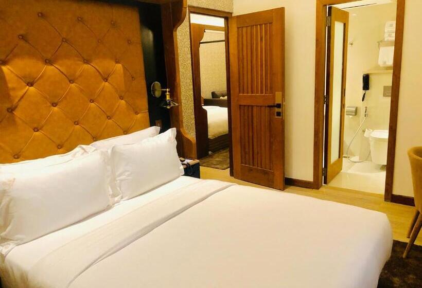 Королевский Люкс, The Radh