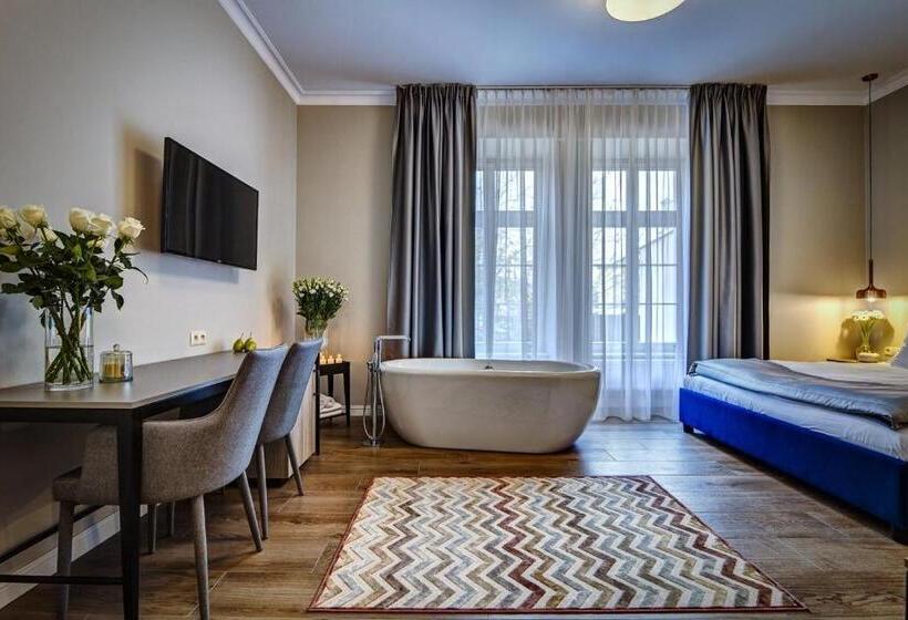 آپارتمان 1 خوابه, Joyinn Apart