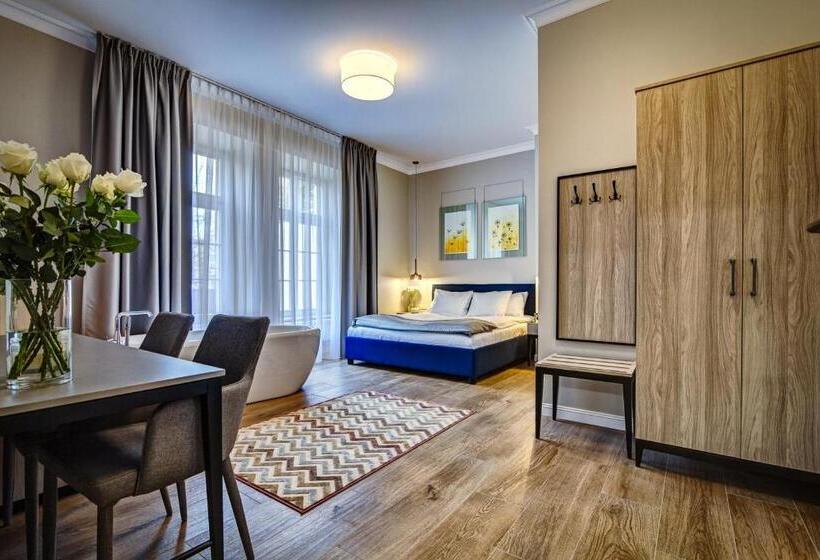 آپارتمان 1 خوابه, Joyinn Apart