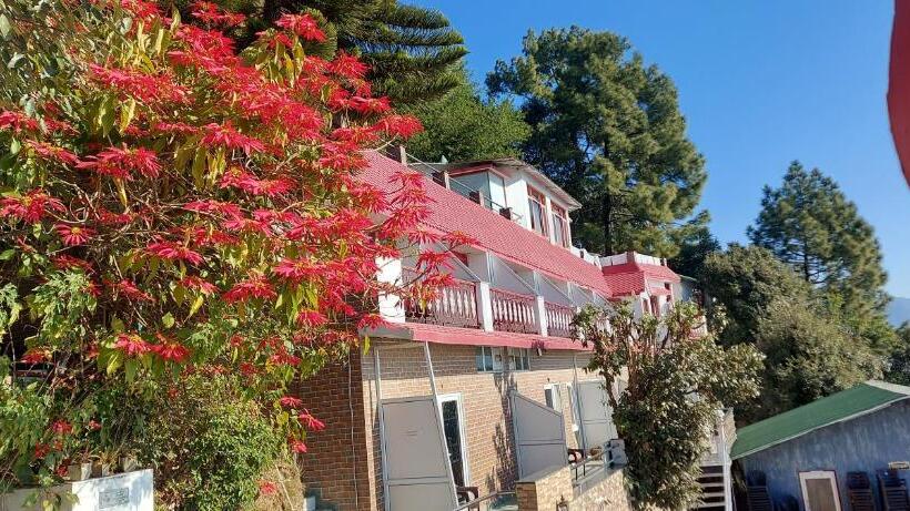 חדר דלוקס, Blue Pine Resort