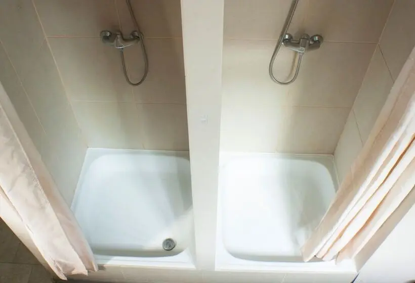 ルームシェアのワンベッド, Like Hostel Kaluga