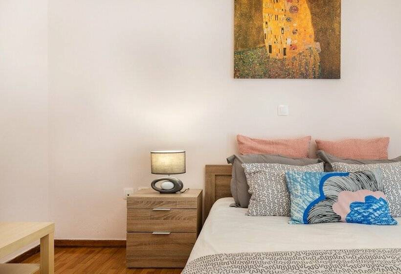 آپارتمان خانوادگی 2 خوابه, Acropolis Boutique Suite