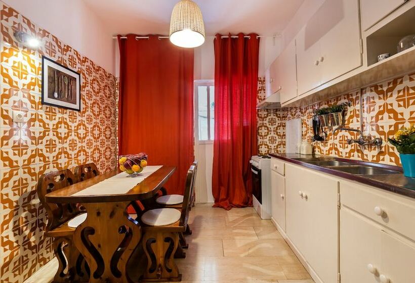 آپارتمان خانوادگی 2 خوابه, Acropolis Boutique Suite