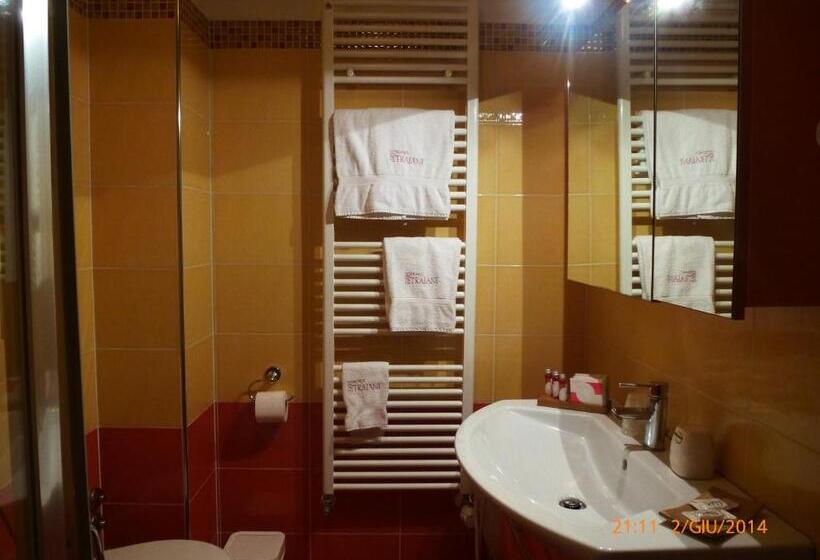 اتاق استاندارد سه تخته با بالکن, B&b Domus Traiani Benevento