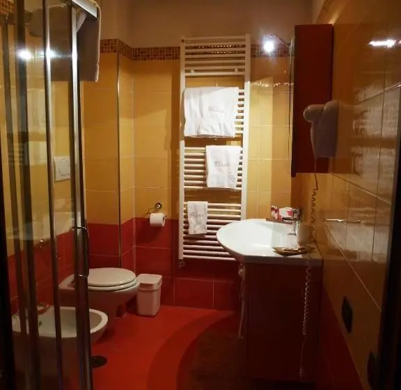 اتاق استاندارد سه تخته با بالکن, B&b Domus Traiani Benevento