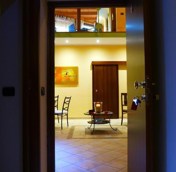 اتاق استاندارد سه تخته با بالکن, B&b Domus Traiani Benevento