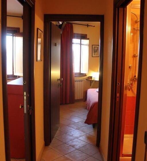 اتاق خانواده اجرایی, B&b Domus Traiani Benevento