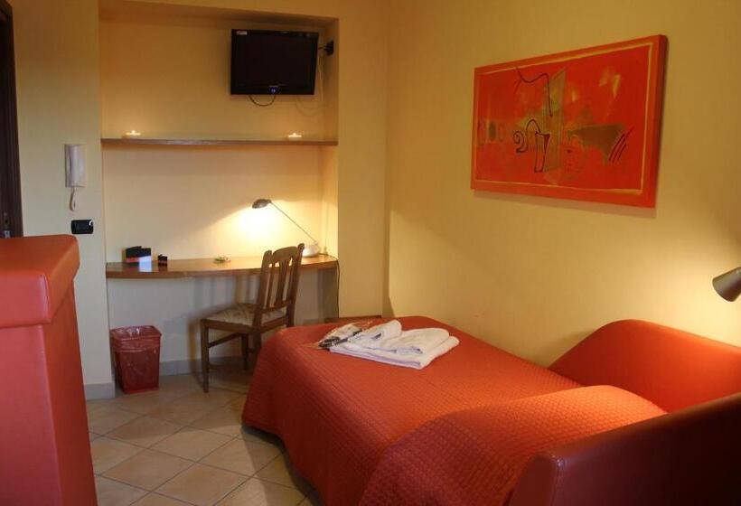 اتاق خانواده اجرایی, B&b Domus Traiani Benevento